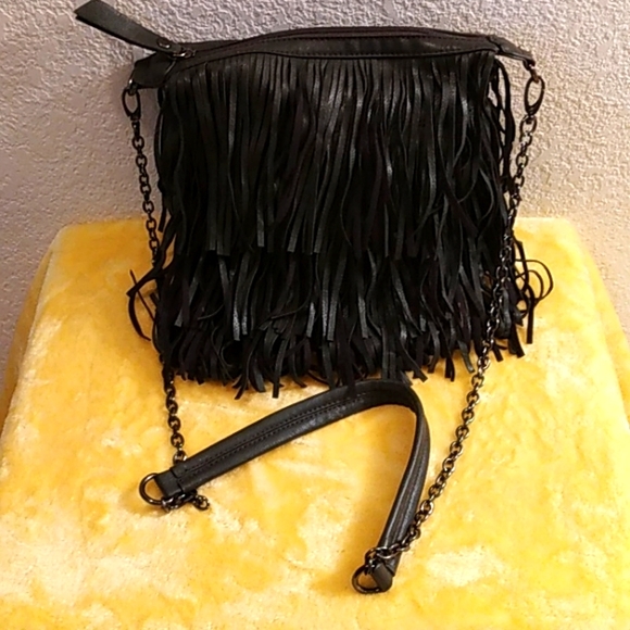 MADDEN GIRL GRAY FAUX LEATHER FRINGE CROSSBODY BAG - Picture 1 of 6